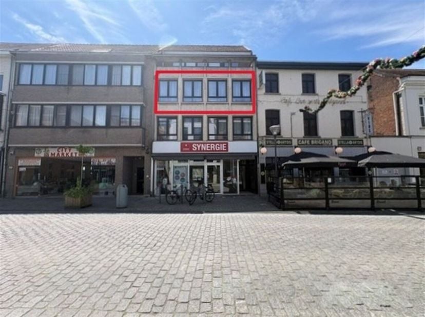 Appartement rénové au coeur de Herentals<br />
Situation : Cet appartement est situé au centre d'Herentals. Toutes les facilités (magasins, écoles, tr