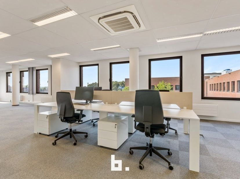 Bedrijfsvastgoed te koop in Ter Reigerie 5 bus 21,
                    8800 Roeselare