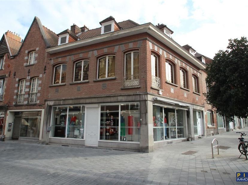 Bien professionnel à louer
                    à 7500 Tournai