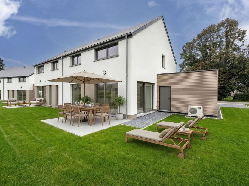W Immobilière biedt u in het zeer gewilde dorp Barnich (Arlon) een prachtige hedendaagse nieuwbouwwoning aan op een perceel van meer dan 6 are. Deze h