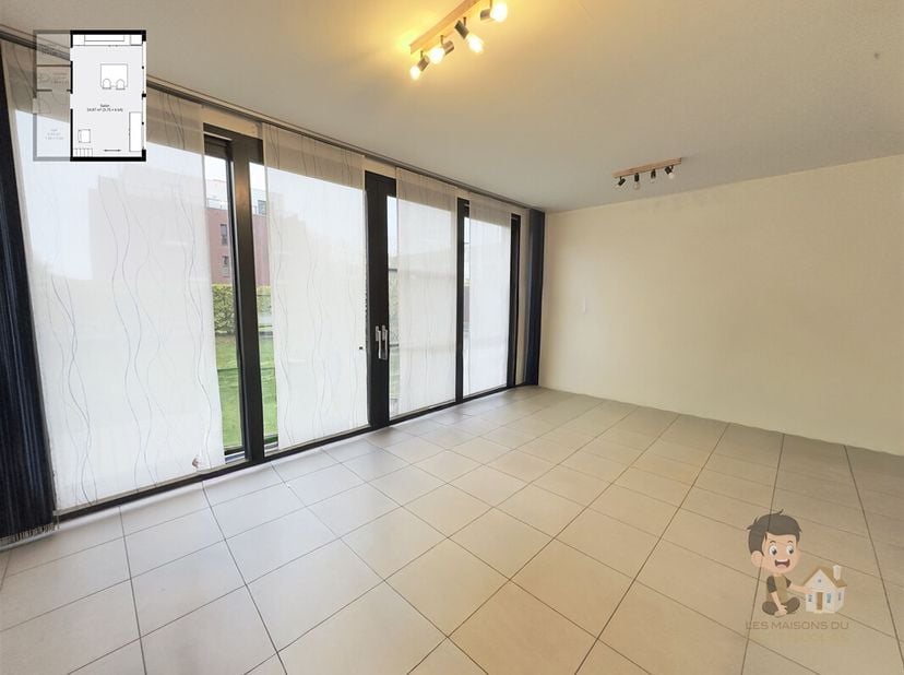 Appartement PEB A avec jardin et parking  Ath<br />
Magnifique appartement économe en énergie (PEB A) situé à Ath, proche de toutes commodités (commer