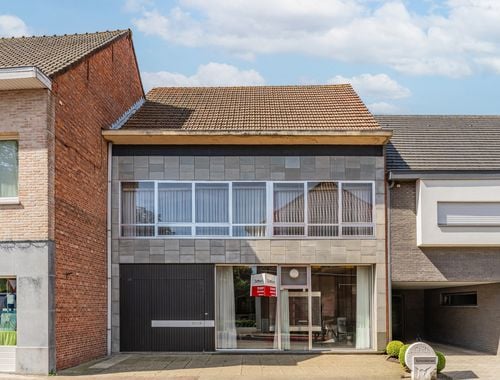                                         Gemengd gebruik te koop in Gierle, € 275.000
