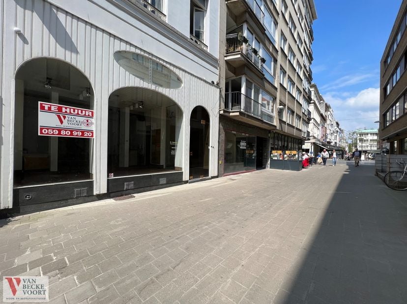 Bien professionnel à louer
                    à 8400 Oostende