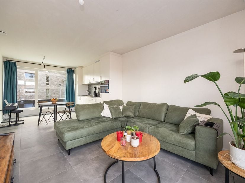 Nieuwbouw appartement met ruim terras in Mortsel<br />
 <br />
In een rustige en vlot bereikbare omgeving in Mortsel bevindt zich dit energiezuinige