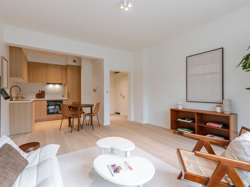 Vous recherchez un appartement prêt à emménager dans un excellent emplacement à Gand ? Alors cet appartement entièrement rénové situé Hubert Frère-Orb