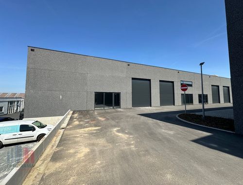                                         Bâtiment d’entreprise à vendre à Mouscron, € 498.000
