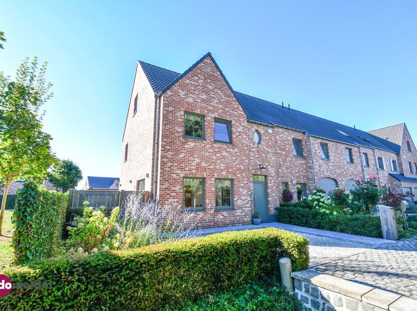 Kwalitatieve, energiezuinige gezinswoning met zonnige tuin in Boortmeerbeek<br />
<br />
Deze instapklare en energiezuinige halfopen woning ligt in