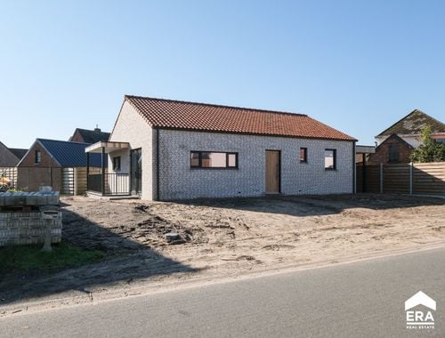                                         Bungalow te koop in Neerpelt, € 375.000
