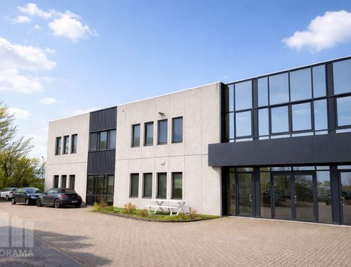                                         Bureaux à louer à Zellik, € 2.682
