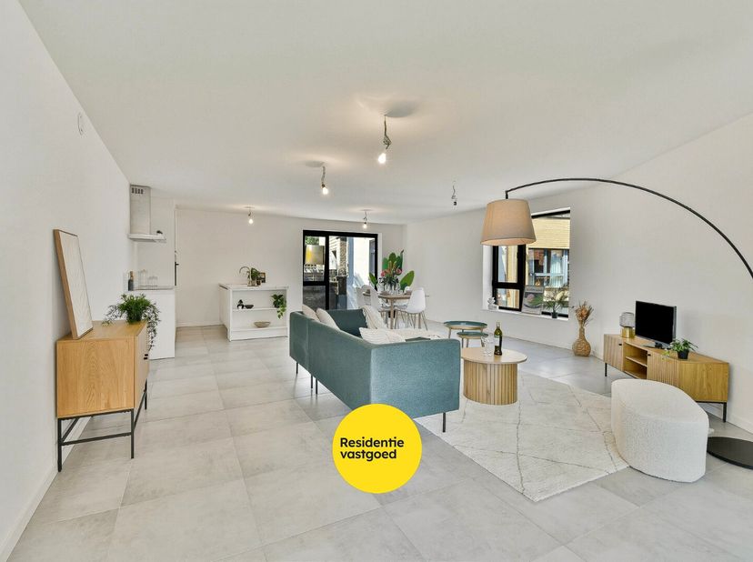 Wonen in alle rust én midden in het centrum? In residentie KorBoo in Gistel combineert dit instapklare nieuwbouwappartement ruimte, licht en verfijnde