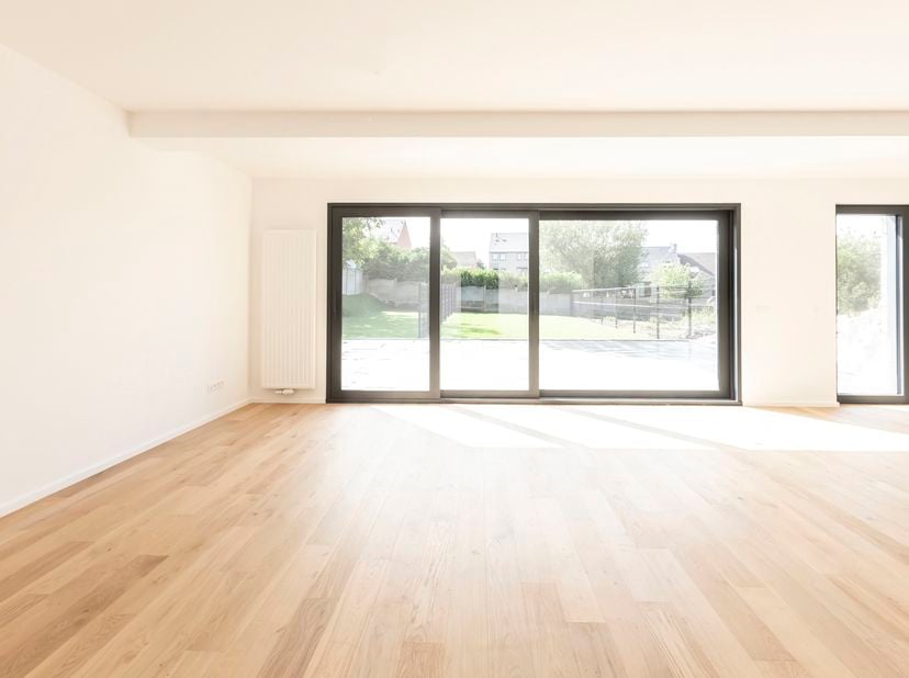 Ideaal gelegen in een rustige wijk, nabij grote invalswegen, speelplaatsen en alle voorzieningen. Dit prachtige project met hedendaagse architectuur v