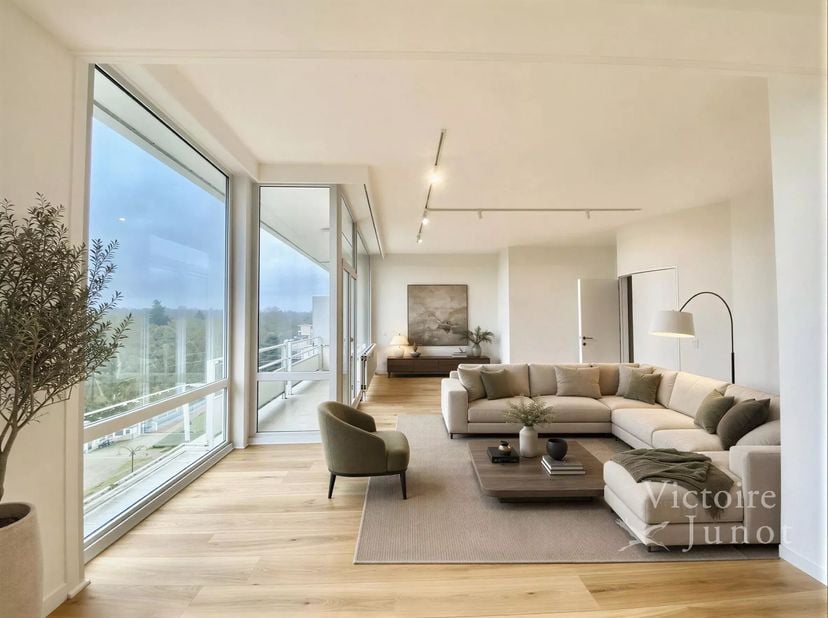 Victoire Junot biedt u deze volledig gerenoveerd penthouse  met een oppervlakte van 165 m² op de 7e verdieping.<br />
Het bestaat uit een inkomhal, ee