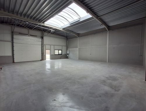                                         Opslagplaats te huur in Aarsele, € 850
