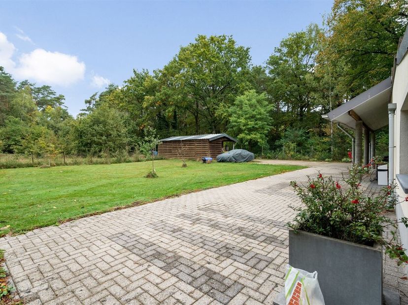 Journée portes ouvertes le samedi 14/03 de 15h30 à 16h30<br />
Maison de 4 chambres située dans un cadre verdoyant sur un terrain spacieux de 2700m²<b