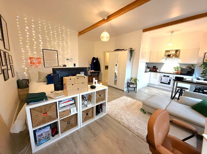 Appartement te huur in Avenue de la Couronne 185,
                    1050 Elsene