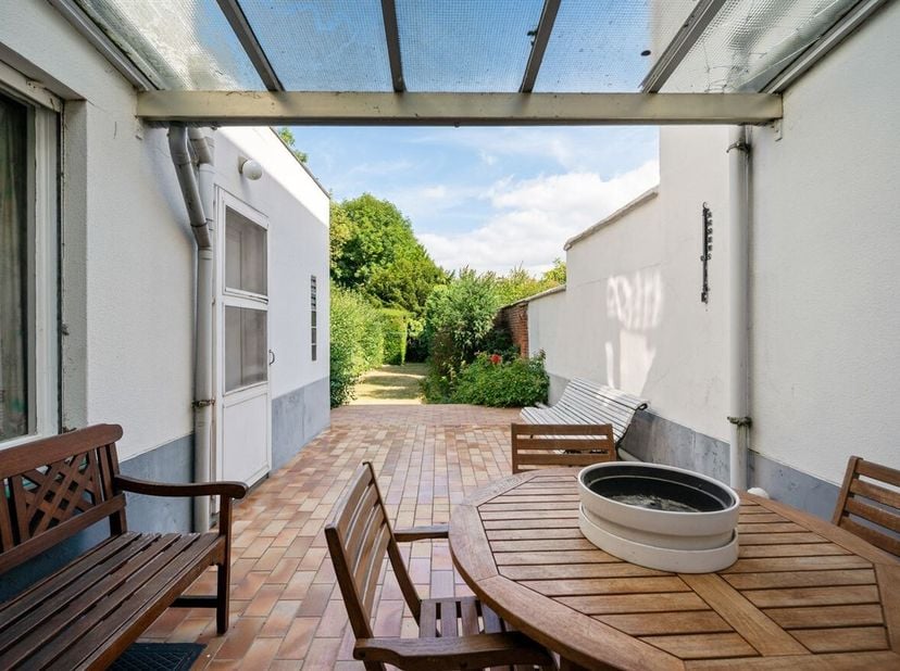 Spacieuse maison de 5 chambres sur un terrain de 395 m²<br />
Cette maison constitue un excellent choix pour ceux qui recherchent une spacieuse maison