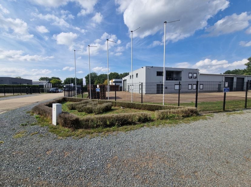Bedrijfsvastgoed te huur in ,
                    2200 Herentals