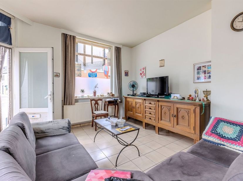 Gelijkvloers appartement met 1 slaapkamer. Gelegen te centrum Scherpenheuvel met winkels en openbaar vervoer op wandelafstand. <br />
U betreedt het a