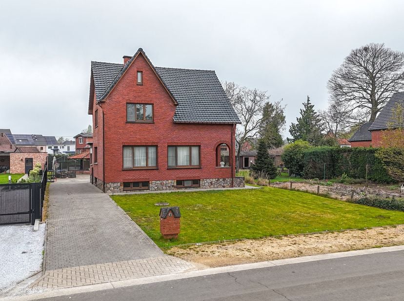 Bij ImmoFusion 7/7 “open huis” : klik op onze 3D-TOUR.<br />
Ervaar vastgoed alsof je er zelf doorloopt!<br />
<br />
Welkom in deze uitzonderlijk rui