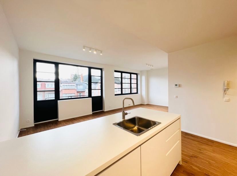 WOLUWE-SAINT-LAMBERT - Eerste bewoning - Ideaal gelegen nabij Montgomery, de Europese instellingen en op een boogscheut van het openbaar vervoer, in e