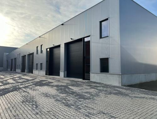                                         Entrepôt sans bureau à louer à Zelem, € 1.400
