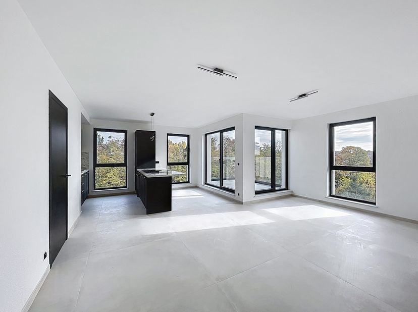 In de residentie 'MERLO' ontdek dit lichte appartement met 3 slaapkamers. Het gebouw profiteert van uitstekende thermische en akoestische isolatie, da