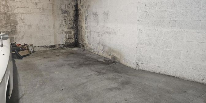 Garage te huur in Avenue Wolvendael 59, 1180 Ukkel