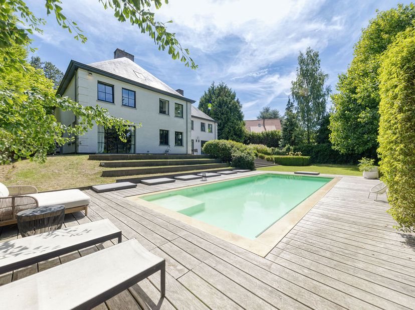 Espinette Centrale – Prachtige villa gelegen in een gewilde, rustige en groene wijk<br />
Deze elegante villa biedt zeer ruime kamers en een uitzonder