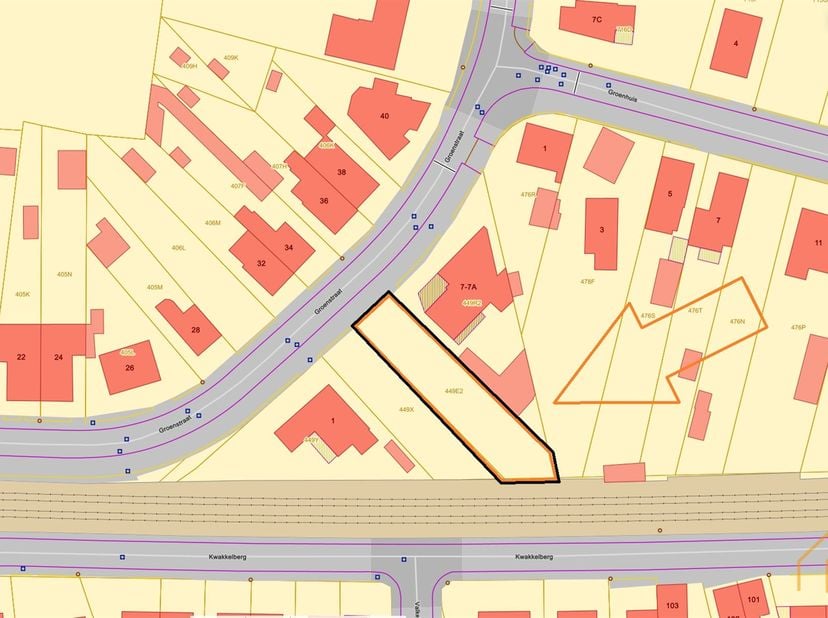 Welkom op deze zuidoostelijk georiënteerde bouwgrond van bijna 6 are, voor halfopen bebouwing, in het centrum van Geel! <br />
<br />
Gelegen langs