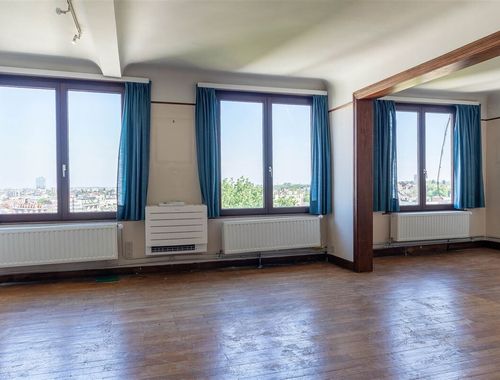                                         Appartement à vendre à Forest, € 350.000
