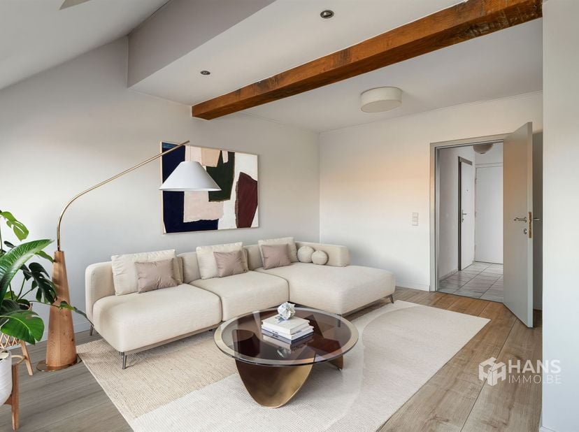 Begijnenvest 22 (3e verd.) - Antwerpen (2000)<br />
<br />
Instapklaar duplex appartement (106 m²) met 3 slaapkamers en 2 badkamers in Antwerpen (20