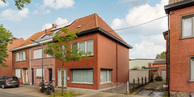 Maison à vendre à 9150 Bazel