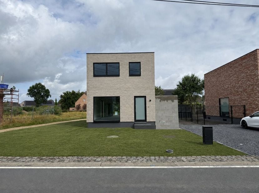 Maison à louer
                    à 3128 Baal