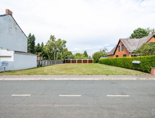                                         Bouwgrond te koop in Momignies, € 77.000
