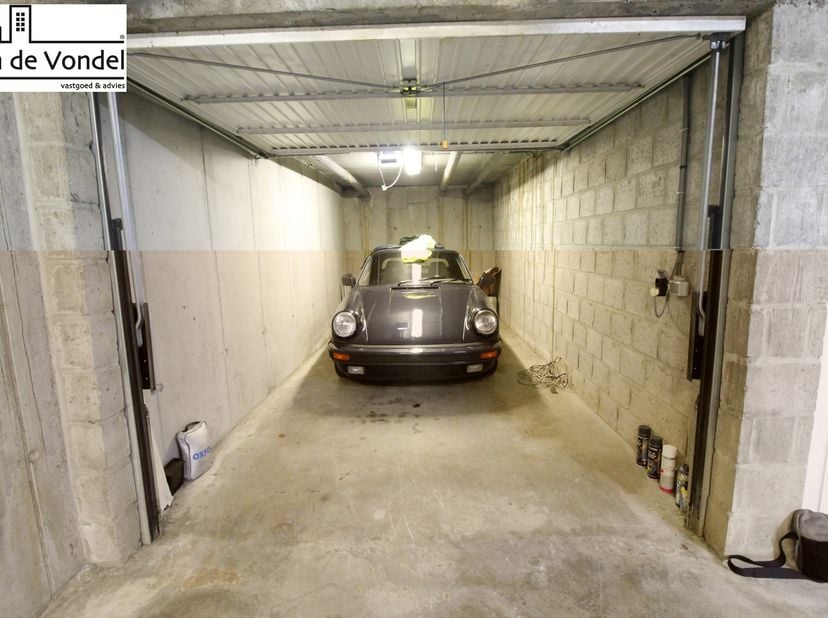 Garage te koop in Ninovesteenweg 37,
                    9320 Erembodegem