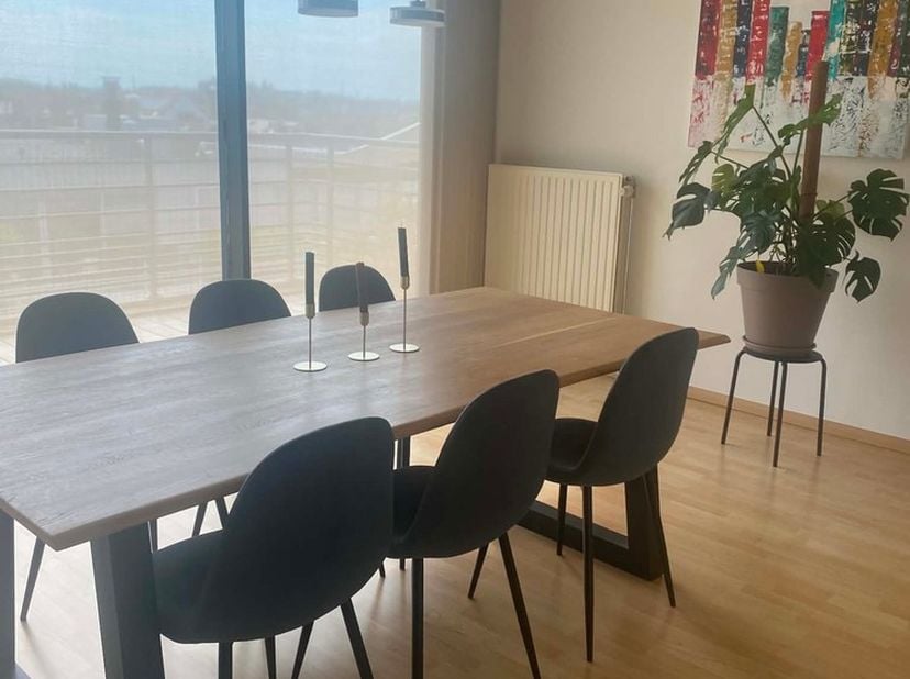 Op zoek naar een comfortabel appartement op een uitstekende locatie?<br />
Dit lichtrijke appartement biedt alles wat u nodig heeft voor aangenaam en