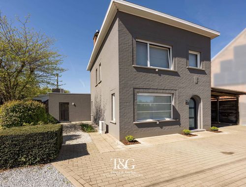                                        Maison unifamiliale à vendre à Sint-Eloois-Vijve, € 395.000
