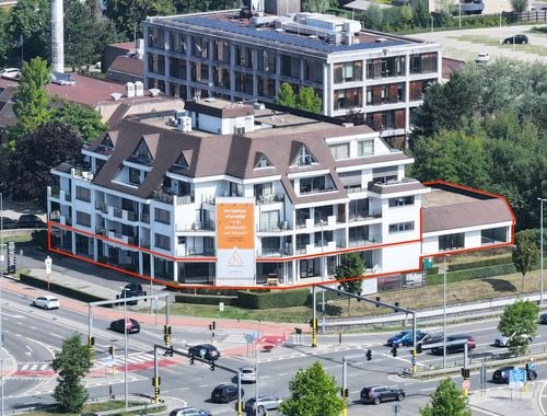                                         Rez-de-chaussée commercial à louer à Hasselt, € 4.000
