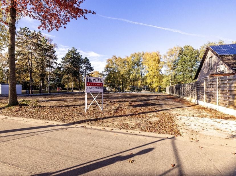 Bouwgrond voor OB op een perceel van 572m²<br />
<br />
Ligging: Zeer rustig gelegen in gegeerde woonwijk 'Molekens' in Herentals, met alle facilite