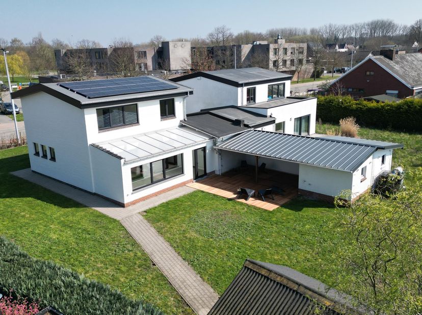 Zuid gelegen Instapklare High-End Woning: Energetisch top, fiscaal zeer aantrekkelijk<br />
<br />
Bent u op zoek naar een zorgeloze investering? <br
