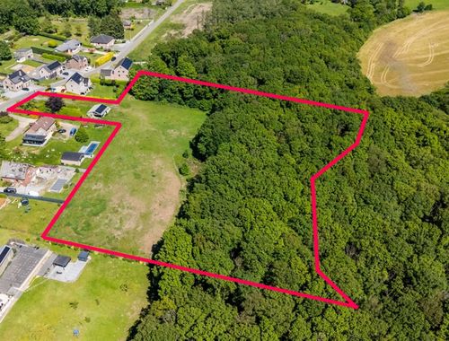                                         Grond te koop in Floreffe, € 310.000
