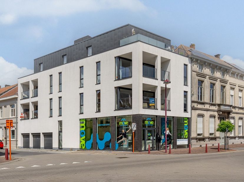 Appartement te koop in Kunstenstraat 1 bus 0102,
                    8930 Menen