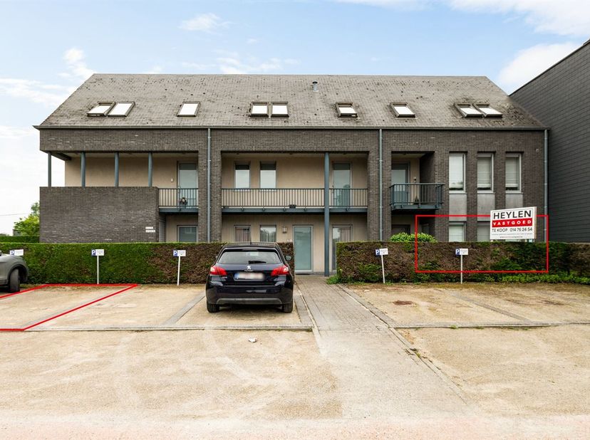 Ruim gelijkvloers appartement met 2 slpks en garage in Zammel<br />
Locatie: <br />
Rustig gelegen in Zammel-Geel met een vlotte verbinding naar het c