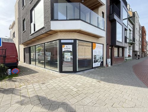                                         Handelsgelijkvloers te koop in Oostende, € 175.000
