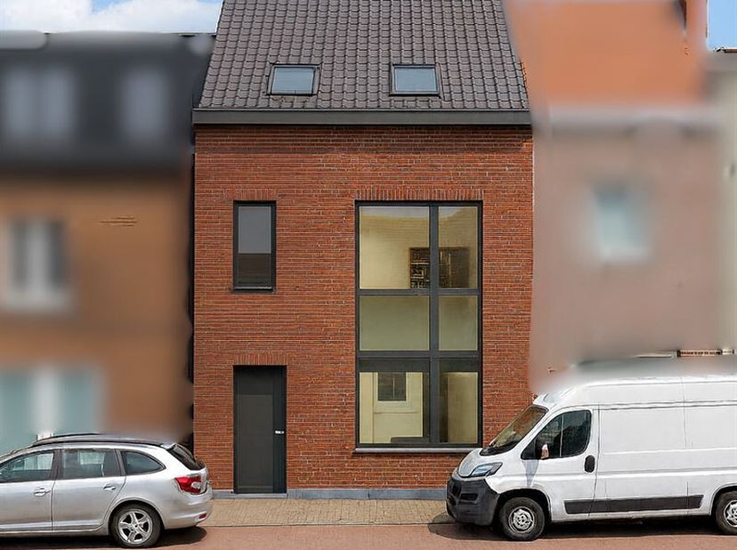 Immo Leolux propose ce terrain à bâtir magnifiquement situé à Asse.<br />
Ce terrain de 6 ares 08 centiares est adapté pour la construction d'une mais