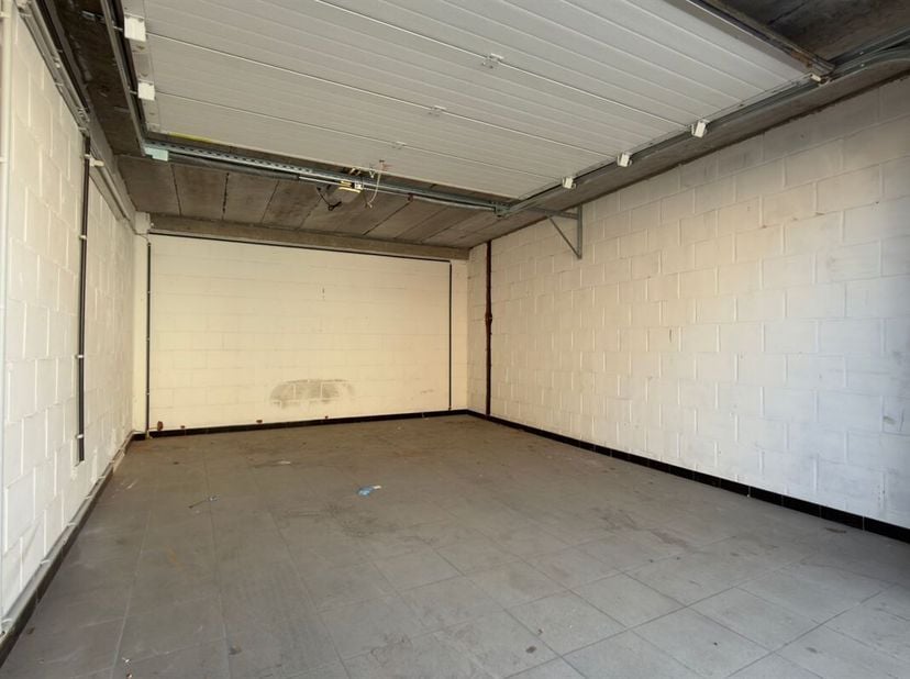 Garage te koop
                    in 7500 Tournai