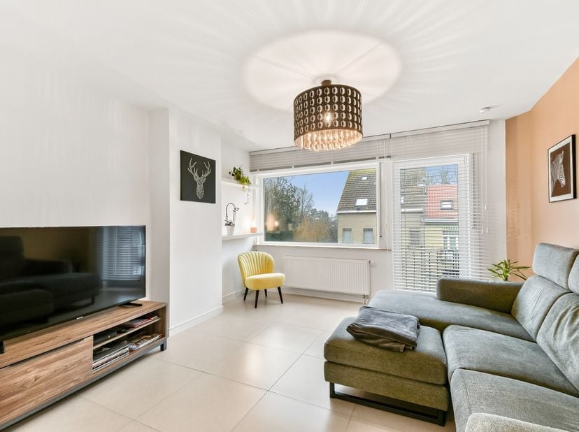 Op een topligging vlak bij de jachthaven van Nieuwpoort bevindt zich dit charmante duplexappartement, rustig gelegen en ideaal als vaste woonst, tweed