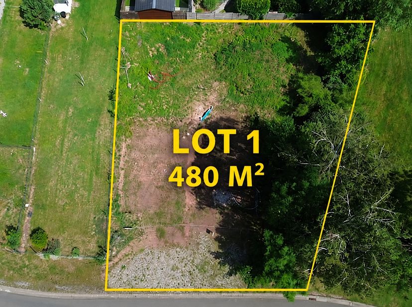 Grond te koop in rue des hayettes,
                    6120 Cour-sur-Heure