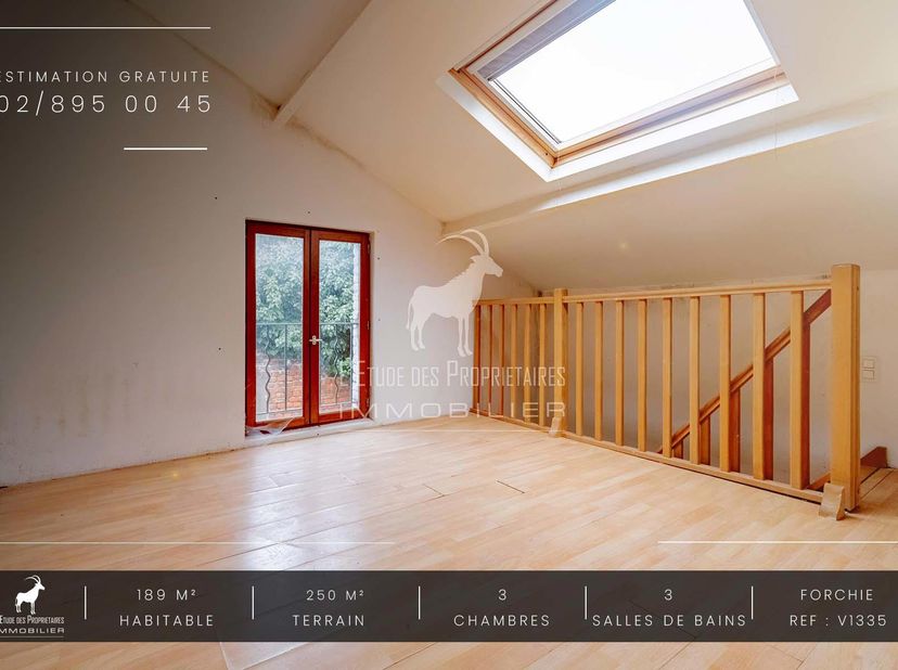 Referentiebureau : V1335<br />
L'ETUDE DES PROPRIETAIRES stelt u dit prachtige gebouw van verslag voor om in volledig centrum van FORCHIES-LA-MARCHE t