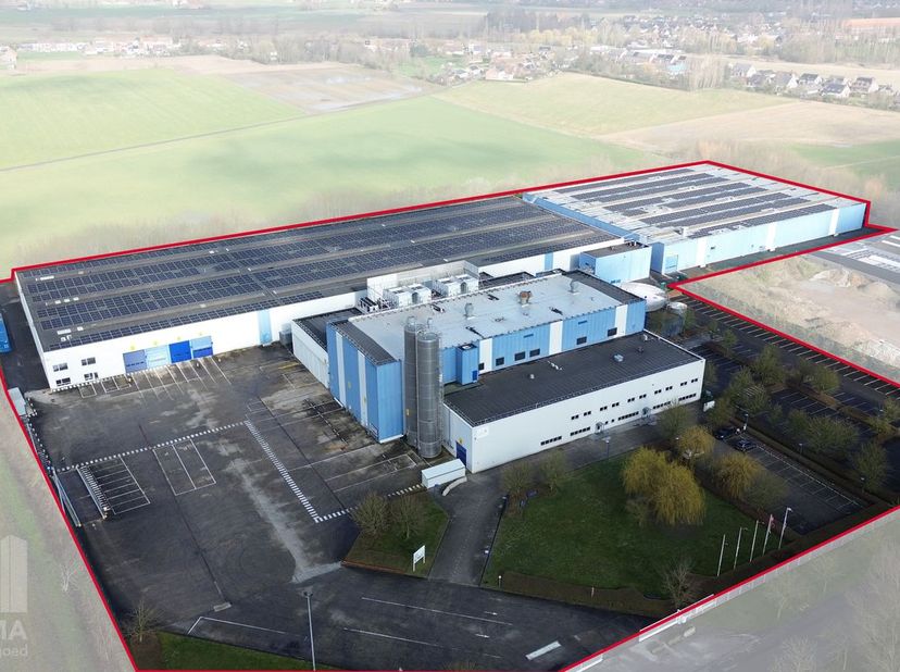 Deze uitstekend gelegen en vlot bereikbare industriële site met een totale terreinoppervlakte van 46.746 m²&amp;nbsp;met 19.310 m² magazijnruimte&amp;nbsp;bie